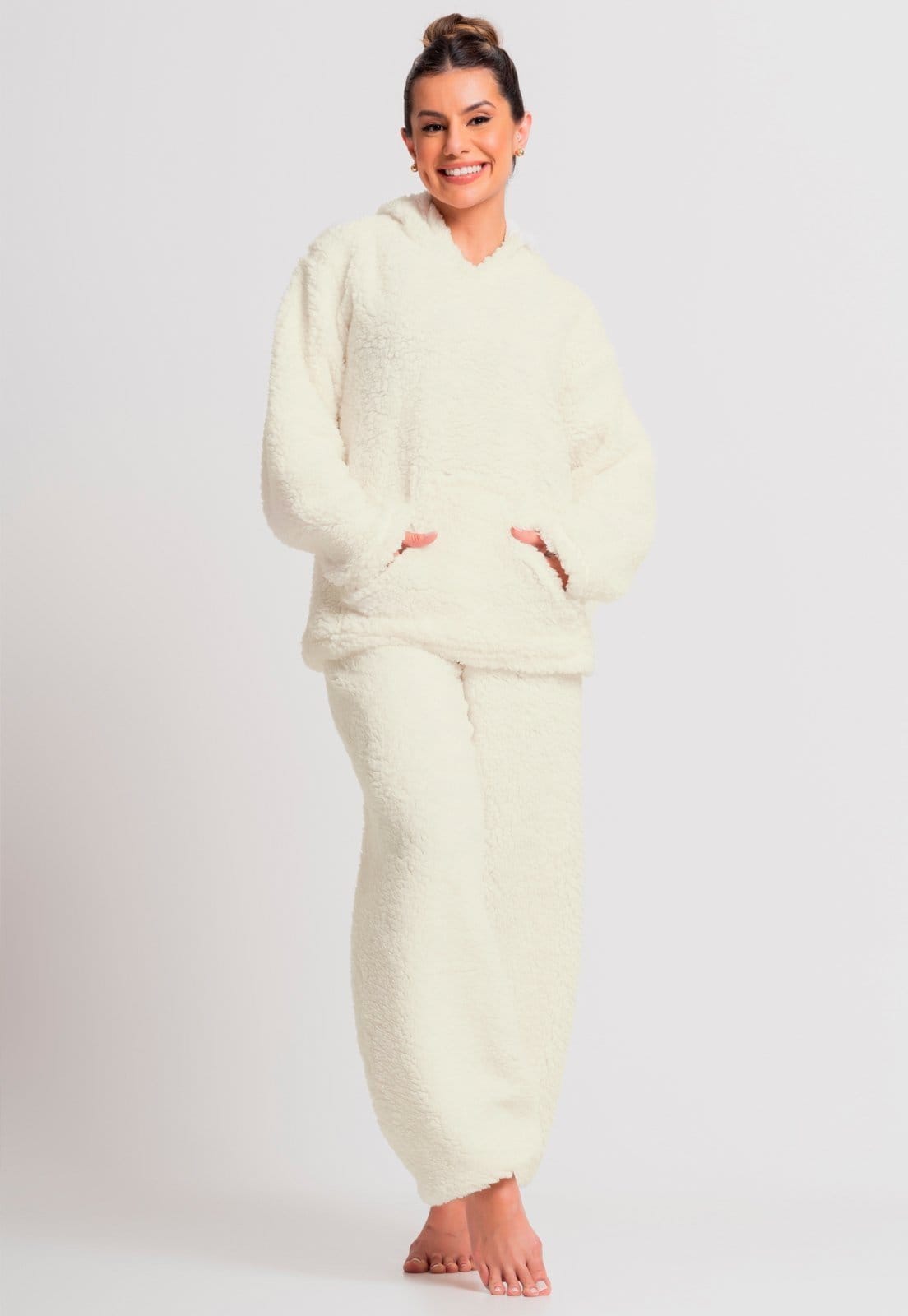 Pijama Longo MVB Modas Flanelado Feminino Capuz Bolso Teddy Pelucia Off White