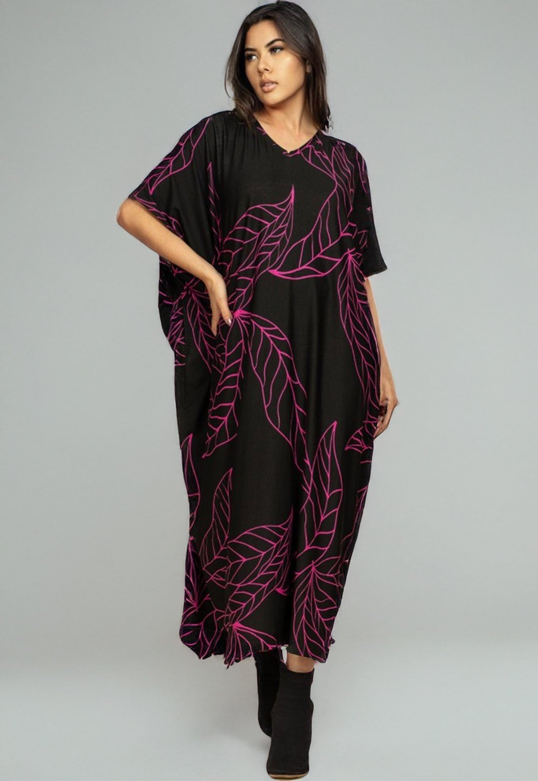 Imagem principal Vestido Cabanafree Kaftan Malha Saruel Estampa Antúrios Cabanafree bordô/estampado/floral/lilás/preto