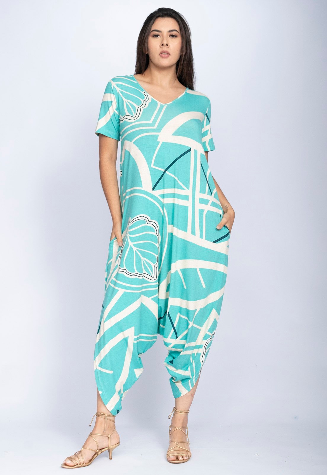 Imagem principal Macacão CabanaFree Saruel Malha Pantacourt Grumari com Manga Estampa Aqua Flora Cabanafree estampado aqua