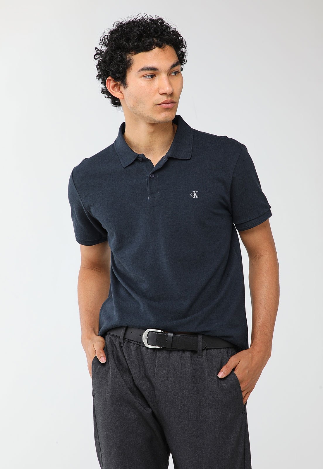 Imagem principal Polo Masculina Calvin Klein Jeans Logo Bordado Azul-Marinho Calvin Klein Jeans azul marinho