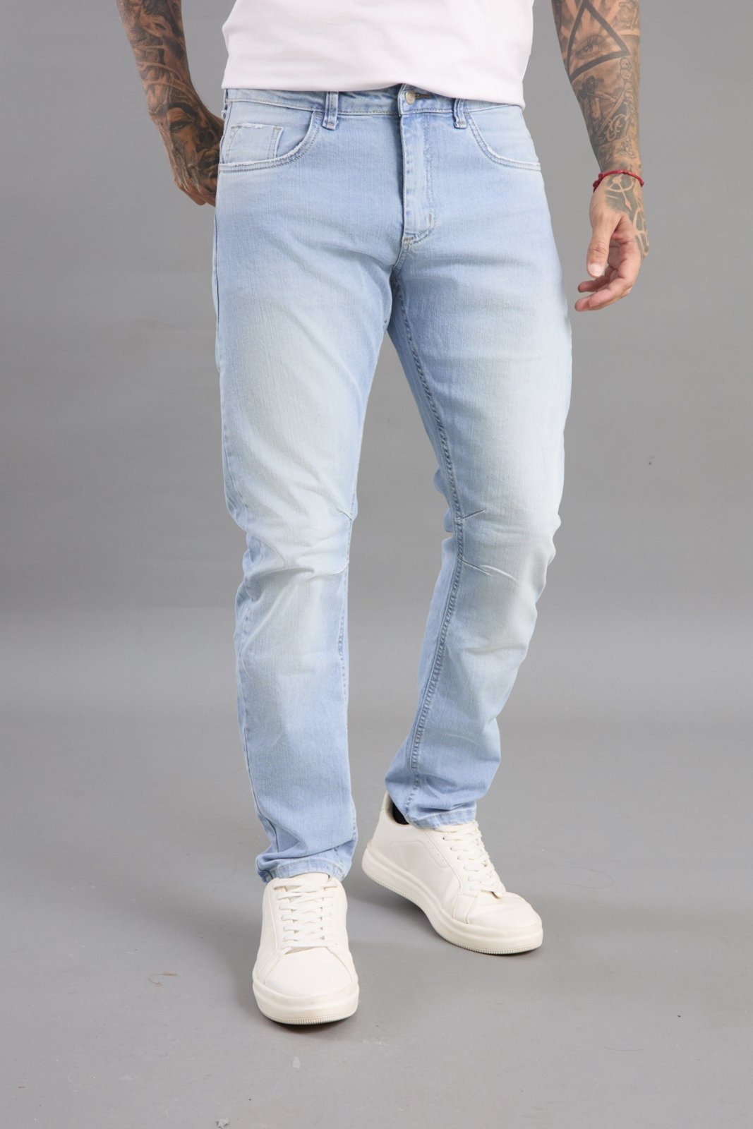 Imagem principal Calça Jeans Slim Arqueada Masculina Lavagem Clara DIALOGO azul