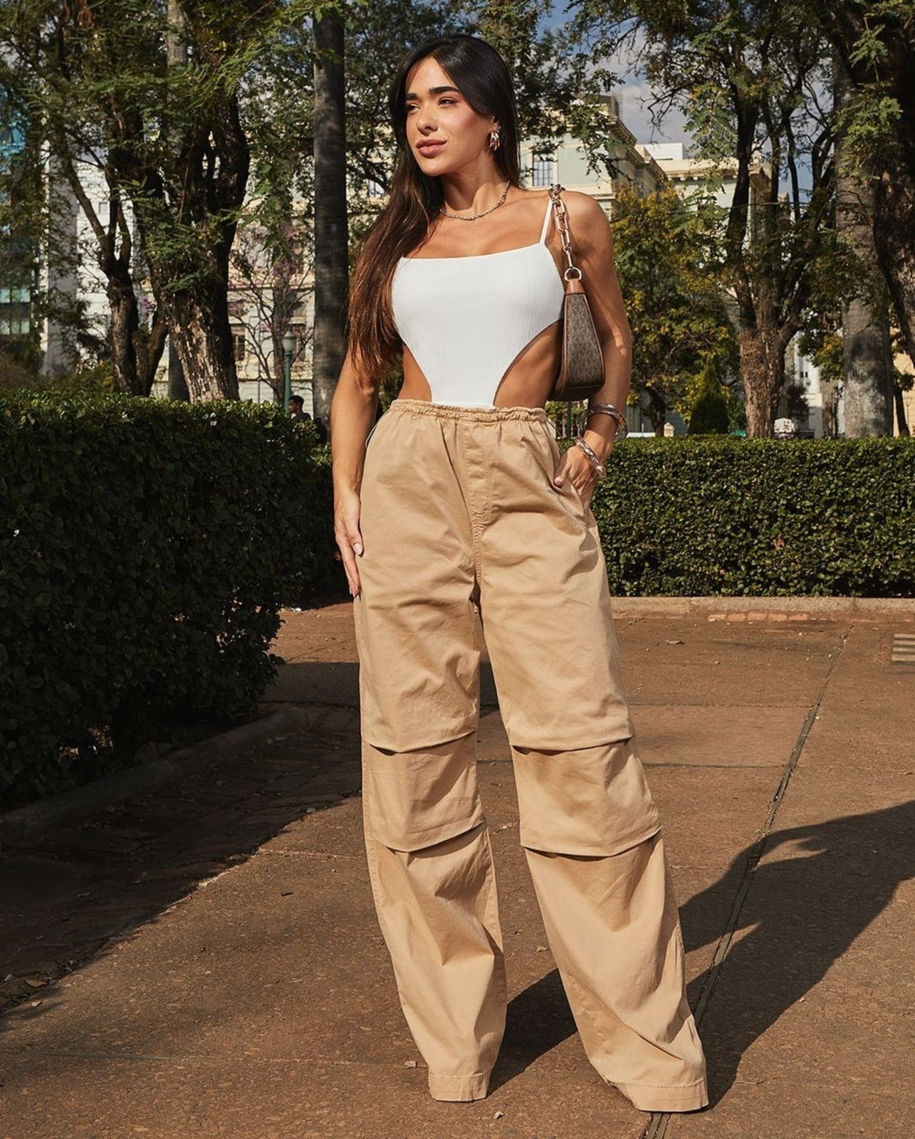 Imagem principal Calça Sarja Wide Leg Parachute Feminina Cintura Média 22706 Caqui Consciência cáqui caqui