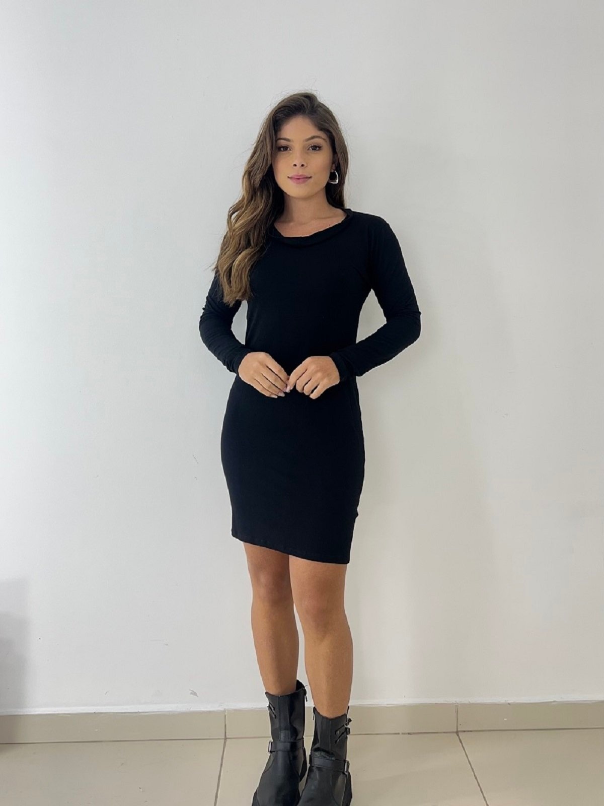 Imagem principal Vestido Visco Curto Manga Longa St Madame preto