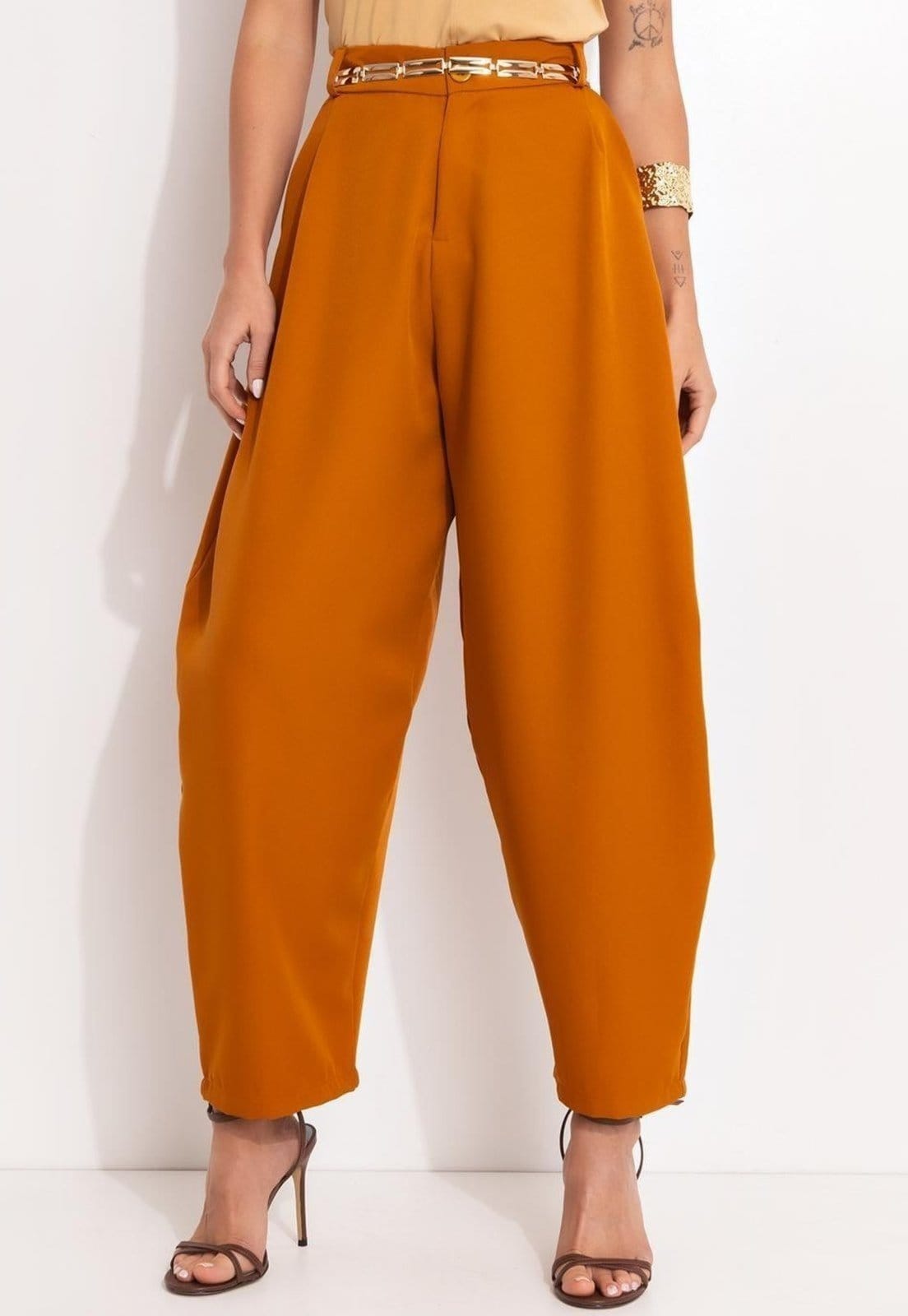 Calça Barrel Em Alfaiataria Ferrugem