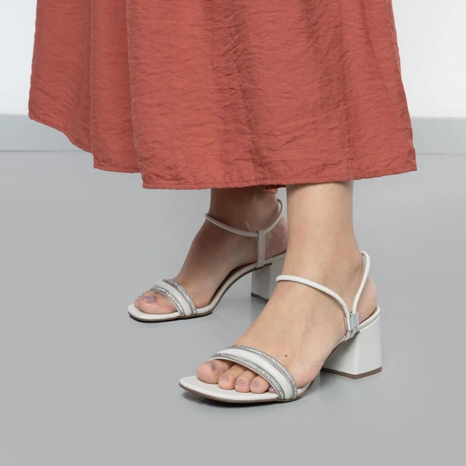 Imagem principal Sandália M Shuz Salto Bloco Feminina Off-white M Shuz off-white white