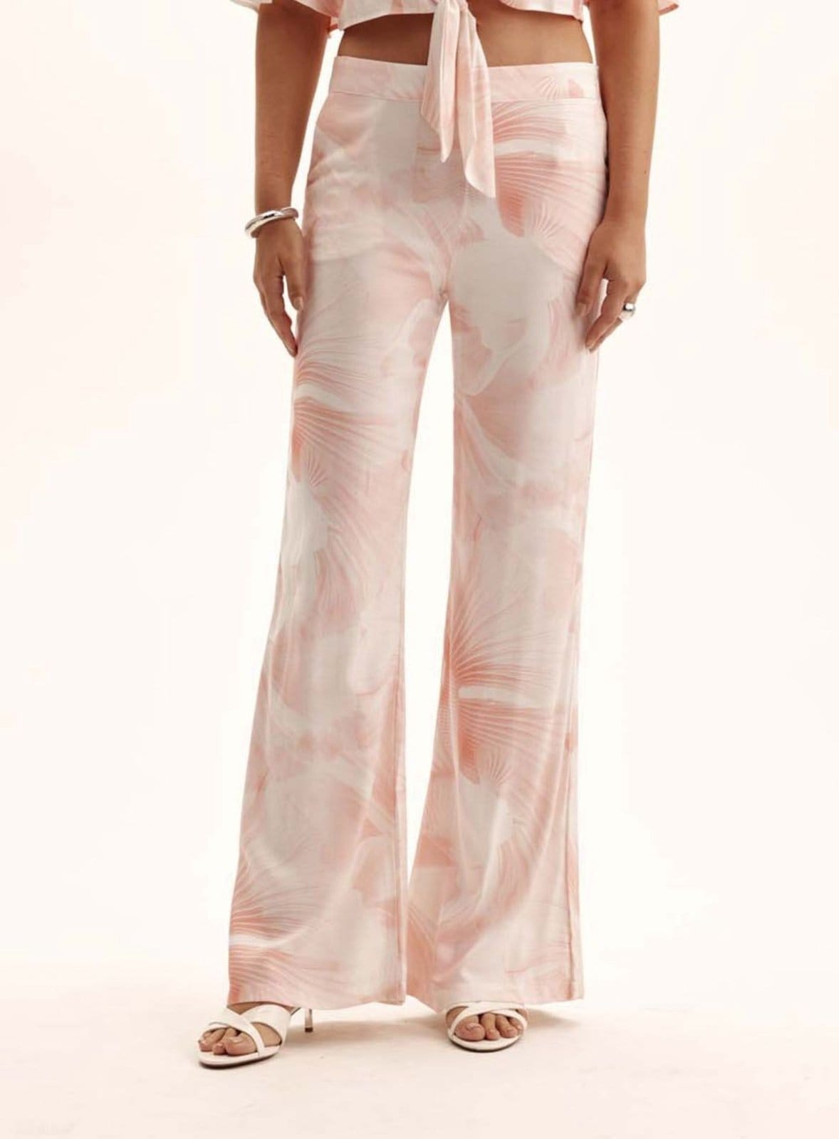 Calça Comfort Flare Fish Flower Triton Off White
