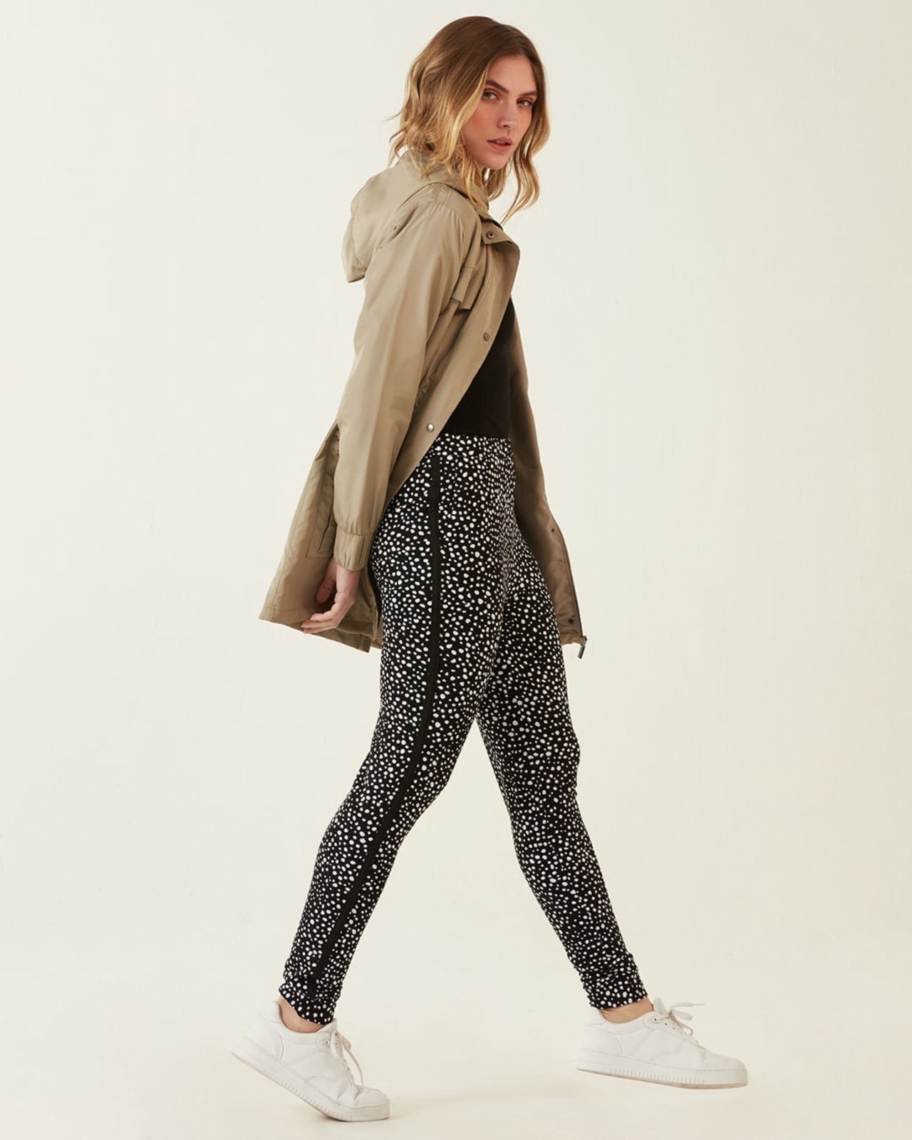 Imagem principal Calça Feminina Poá Jogging Em Moletinho Malwee preto