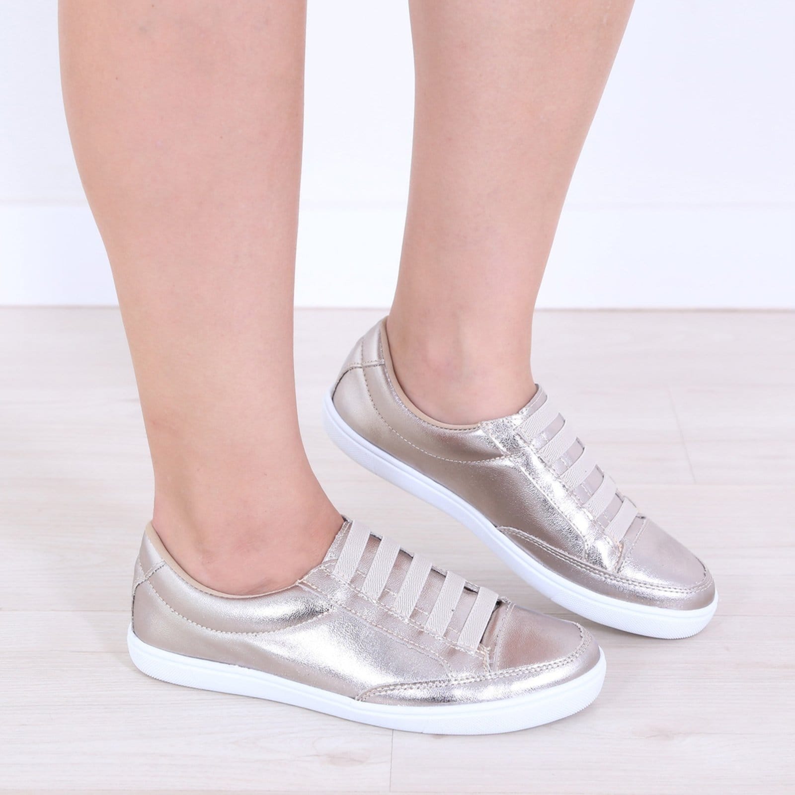 Tênis Feminino em Couro Legítimo Ouro Light Elástico