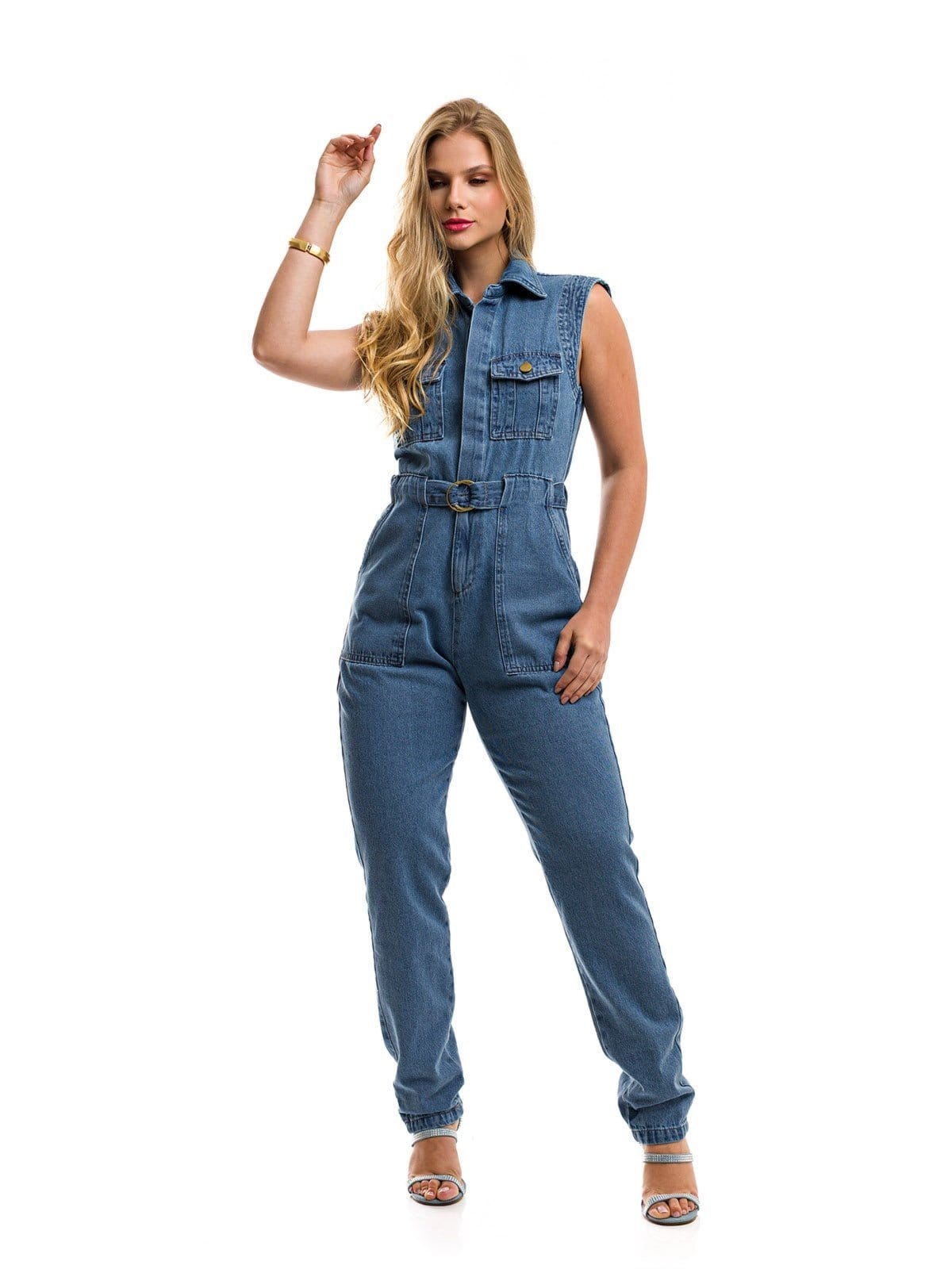 Macacão Slouchy Restrito Jeans com Botões Invisíveis e Cinto Médio