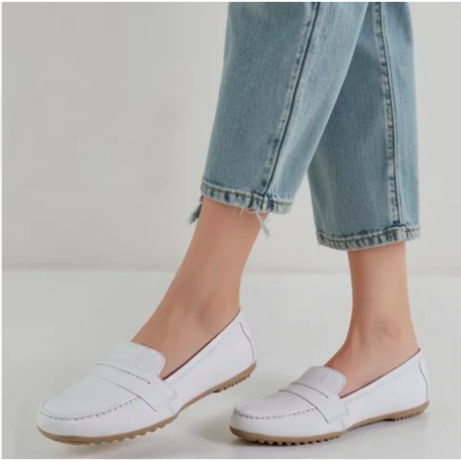 Imagem principal Sapato Mocassim Feminino Casual em Couro Confortável ROMEU E JULIETA SHOES branco