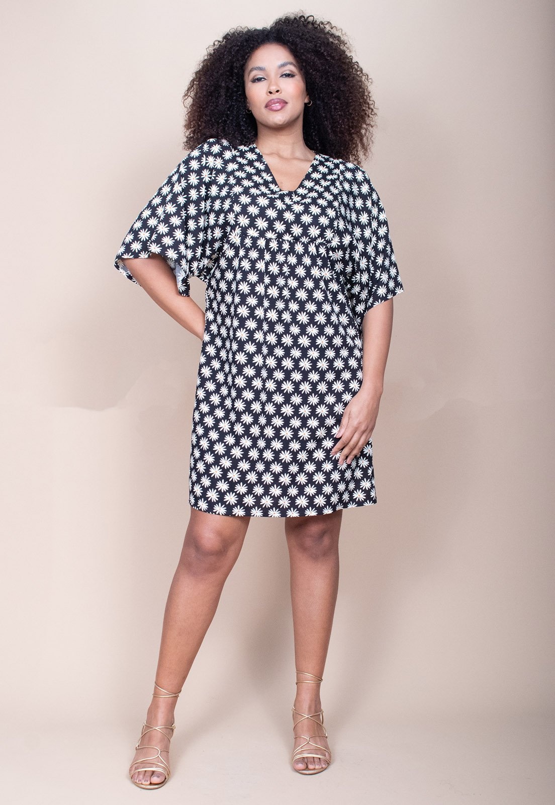 Imagem principal Vestido Curto Cabana Free Pequi Encanto das Margaridas Cabanafree branco/estampado