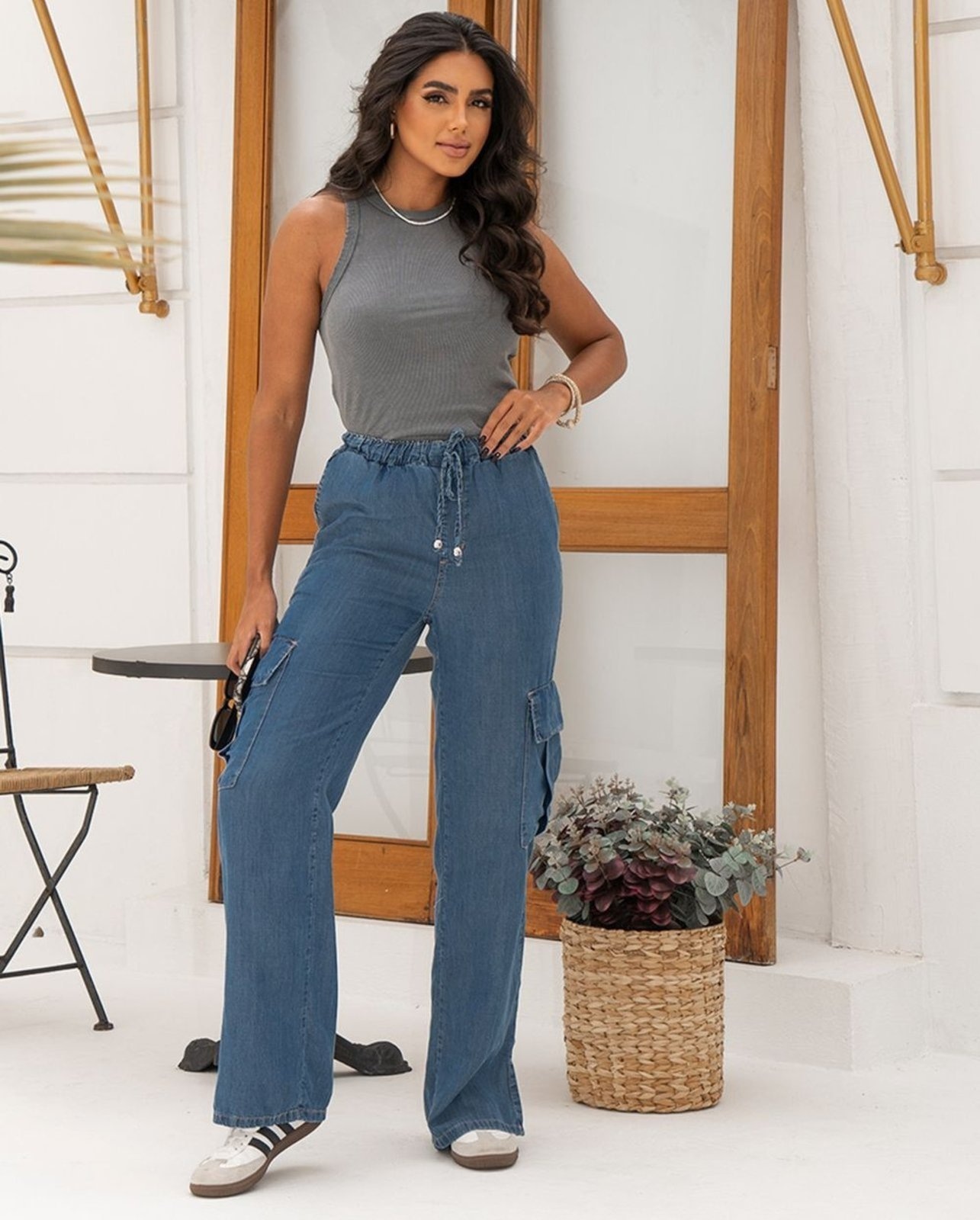 Imagem principal Calça Liocel Wide Leg Cargo Feminina Cintura Alta Abertura Lateral Barra 23420 Média Consciência jeans